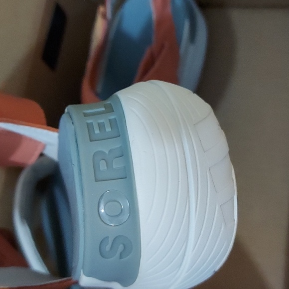 Sorel Women's Explorer Blitz Peach/White 9.5. Used once - Picture 7 of 8